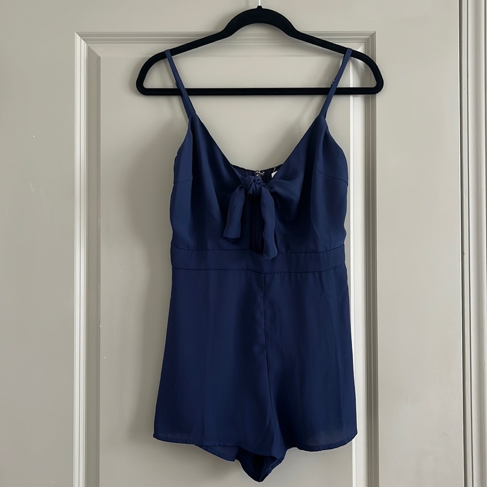Honey Belle Keyhole Front Tie Navy Romper. Size M.